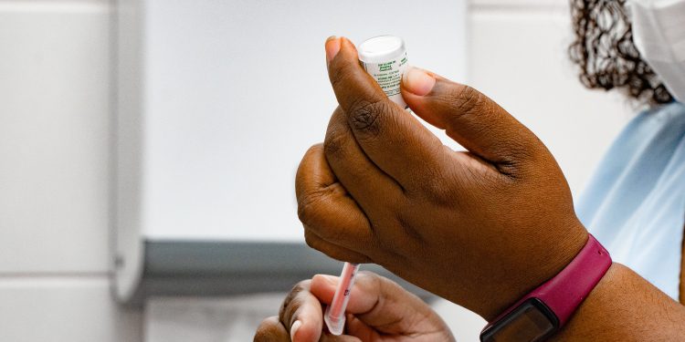 Bertioga promove ação de multivacinação no Riviera neste sábado (19)