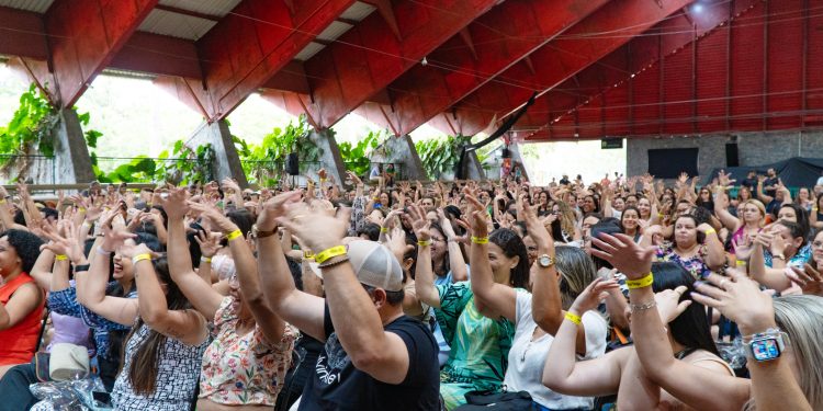 Professores são homenageados com dia de lazer e entrega de brindes
