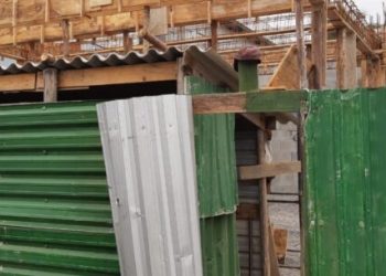 Prefeitura fiscaliza obras em condomínio e reforça importância da aprovação dos projetos
