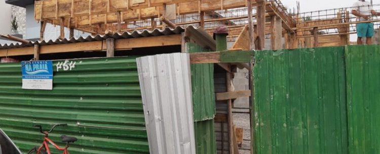 Prefeitura fiscaliza obras em condomínio e reforça importância da aprovação dos projetos