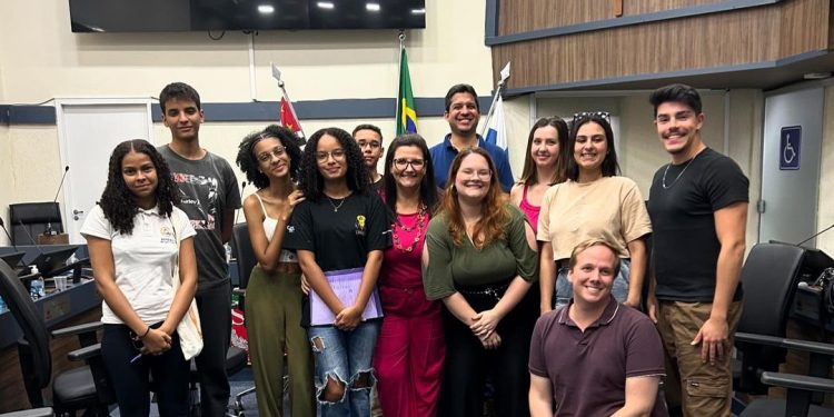 Câmara Municipal recebe representantes do Conselho da Juventude de Caraguatatuba