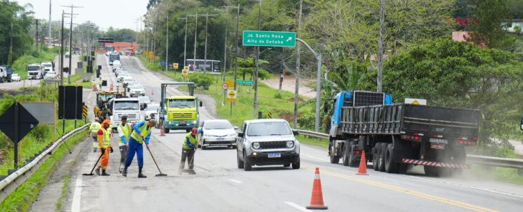 DER continua com serviços de manutenção e recapeamento na altura da Serra do Jetuba