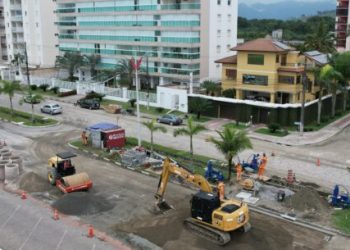 Obra de sistema de drenagem no Aruan continua