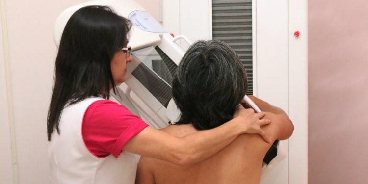 Caraguatatuba promove ações de prevenção do câncer de mama e do colo do útero