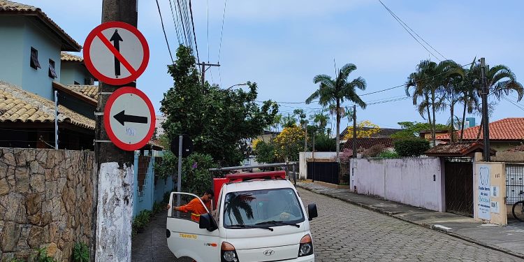 Prefeitura de Caraguatatuba instala e recupera mais de 90 pontos de sinalização de trânsito em setembro