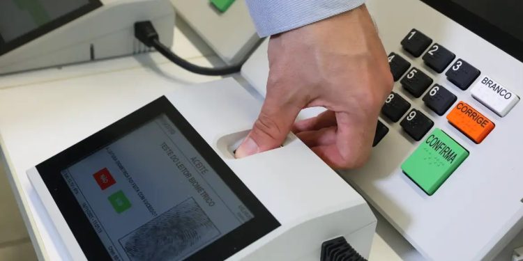 Mais de 100 mil eleitores estão aptos para votar no maior colégio eleitoral do Litoral Norte neste domingo