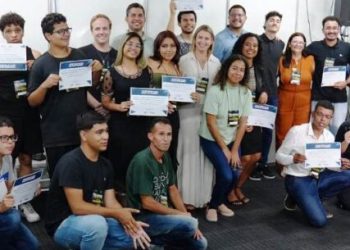 Jovens se formam em workshop de redes sociais e fotografia durante o 6º Empreenda Caraguatatuba