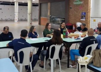 Prefeitura de Caraguatatuba participa de palestra sobre gestão de resíduos na 3ª reunião de núcleo no Santamarina