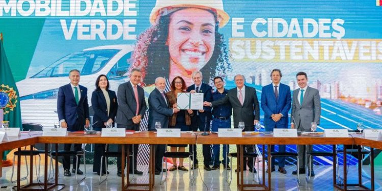 Com R$ 1,6 trilhão, Missão 3 da Nova Indústria Brasil vai investir em moradia, saneamento e infraestrutura