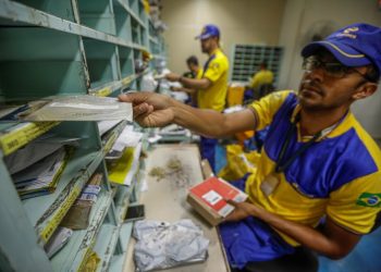 Correios anunciam concurso para 3.511 vagas com salários de até R$ 6,8 mil