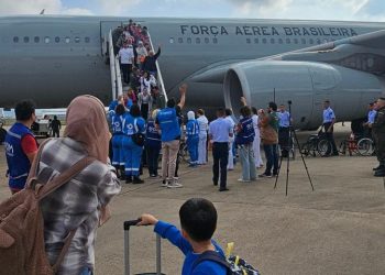 Chega ao país o quarto voo com brasileiros e familiares resgatados da zona de conflito no Líbano