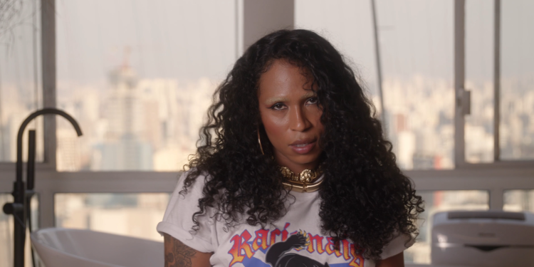 Siamese antecipa novo disco com single e videoclipe de “Iphone” 