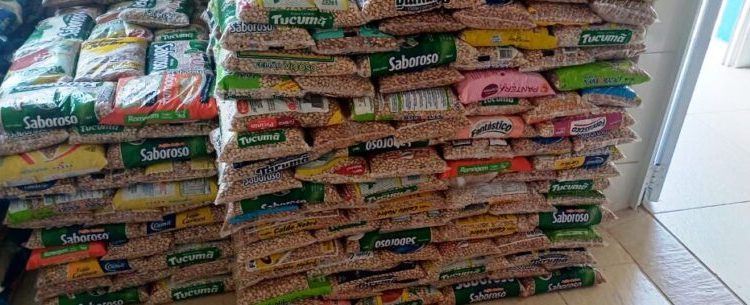 Fundo Social de Caraguatatuba doa mais de 1 tonelada de alimentos à instituição social Restitui