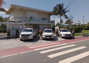 Agentes da ‘Operação Força-Tarefa’ ambiental realizam demolição e aplicam multa em Bertioga