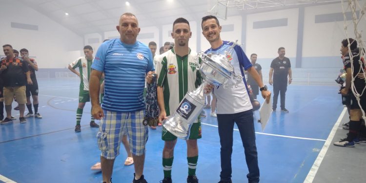 Eduardo Stadium conquista o título do Campeonato Municipal de Futsal Série Prata em Caraguatatuba