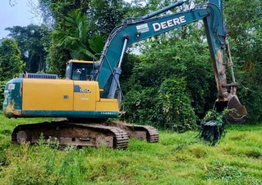 Prefeitura de Caraguatatuba faz a limpeza de valas de drenagem no Travessão