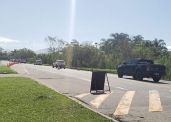 DER realiza obras de manutenção da SP-55 em trecho entre Massaguaçu e Tabatinga