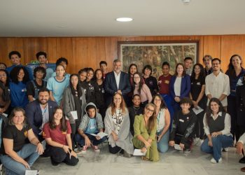 Estudantes são recebidos no Palácio do Planalto para o encerramento da 2ª Semana Brasileira de Educação Midiática