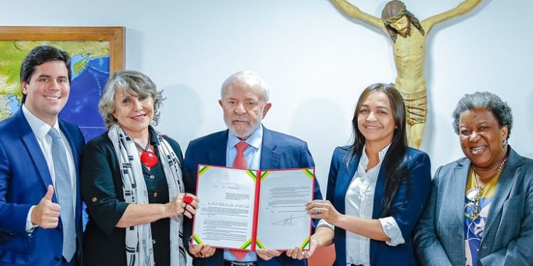 Presidente sanciona lei que amplia proteção de crianças e adolescentes contra abuso sexual no esporte