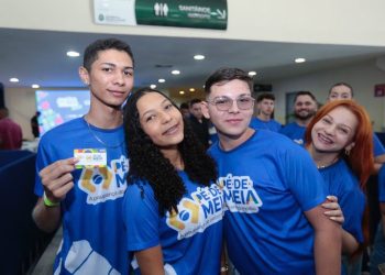 Pagamento do Pé-de-Meia começa na próxima segunda (25/11). Confira calendário