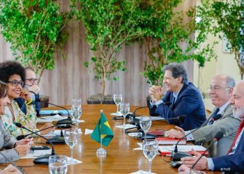 Presidente Lula se reúne com prefeita de Paris no Rio de Janeiro