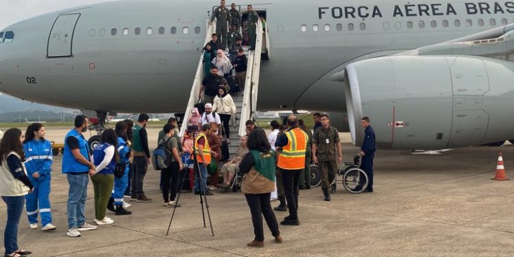 Com chegada de 12º voo do Líbano, operação supera 2,5 mil resgates