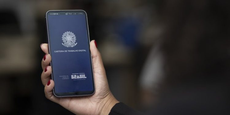 Taxa de desocupação atingiu o segundo menor patamar em 12 anos