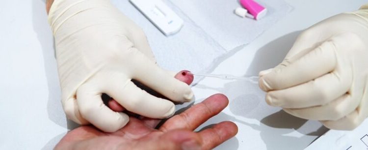 Caraguatatuba inicia Campanha Dezembro Vermelho para conscientização sobre HIV/AIDS e ISTs