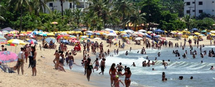 Pesquisa com setor turístico prevê 1,6 milhão de visitantes em Caraguatatuba na alta temporada
