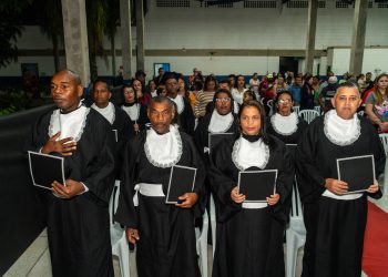 Bertioga forma 20 alunos da Educação de Jovens e Adultos