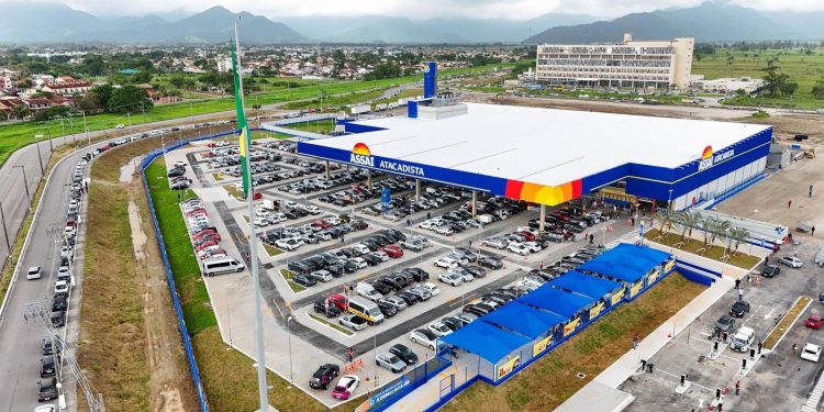 ASSAÍ ABRE 2ª UNIDADE EM CARAGUÁ, NO COMPLEXO SERRAMAR SHOPPING, E TRAZ NOVA GERAÇÃO DE LOJA PARA A CIDADE