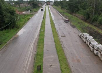 Prefeitura continua com obras de duplicação da Avenida José Geraldo Fernandes, no Pegorelli