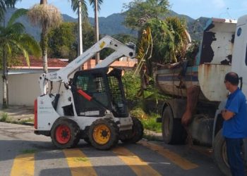 Prefeitura prossegue com força-tarefa na limpeza dos bairros, preparando a cidade para temporada de verão