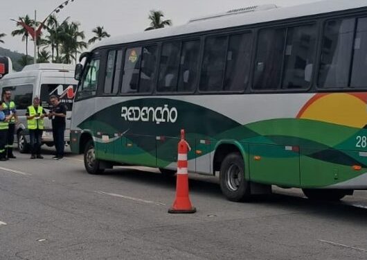 Prefeitura de Caraguatatuba fiscaliza transporte clandestino de passageiros
