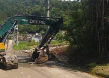 Prefeitura de Caraguatatuba leva serviços de zeladoria ao Jardim Santa Rosa