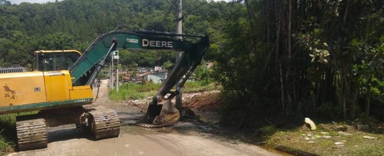 Prefeitura de Caraguatatuba leva serviços de zeladoria ao Jardim Santa Rosa