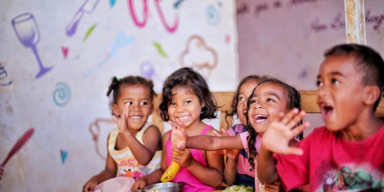 IBGE: em 2023, 11,8 milhões de pessoas deixaram pobreza e extrema pobreza