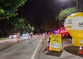 Detran-SP autua 13 motoristas durante Operação Direção Segura Integrada em Caraguatatuba