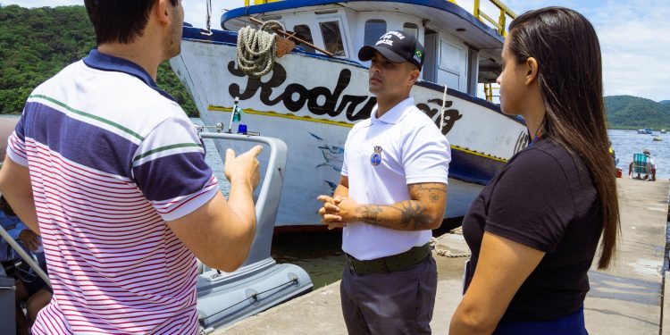 Marinha e Prefeitura realizam operação para garantir mais segurança no mar e fortalecer o turismo em Bertioga