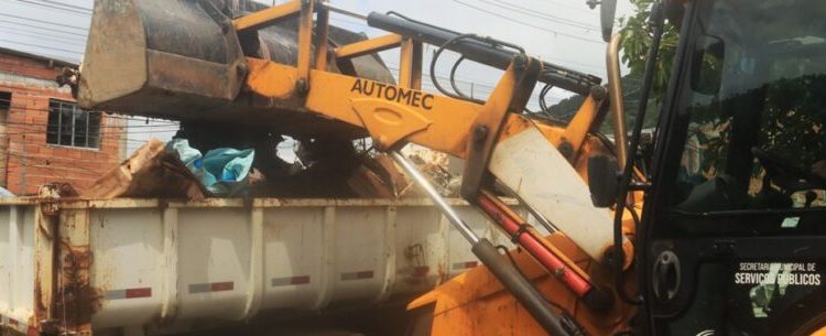 Prefeitura de Caraguatatuba promove mutirão de limpeza “Bota Fora” nos bairros Olaria e Casa Branca