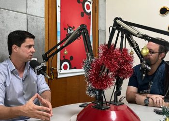 Em entrevista à rádio, Antonio Carlos Junior destaca desafios e metas à frente do Legislativo