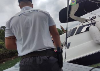 “Festa da lancha” e outras irregularidades são abordadas em operação entre a Marinha e a prefeitura de Bertioga