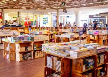 Serramar Shopping recebe Feira do Livro com obras a partir de R$6,90