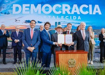 Presidente edita decreto que cria Prêmio Eunice Paiva de defesa da democracia