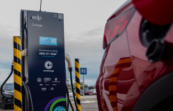 Estação de carregamento para veículos elétricos muda de local no Serramar Shopping