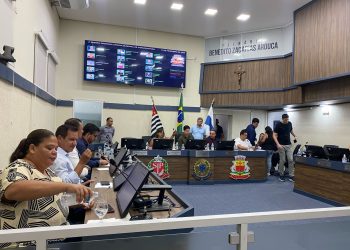 Vereadores aprovam mais de 20 requerimentos na sessão de Câmara