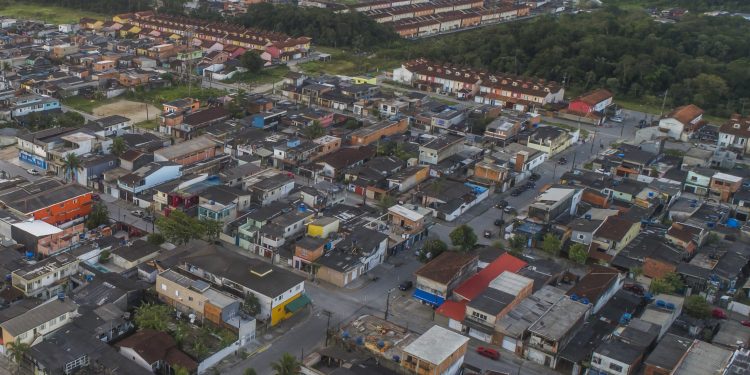 Rua Eng. José Sanches Ferrari em Bertioga terá trecho interditado no sábado de Carnaval