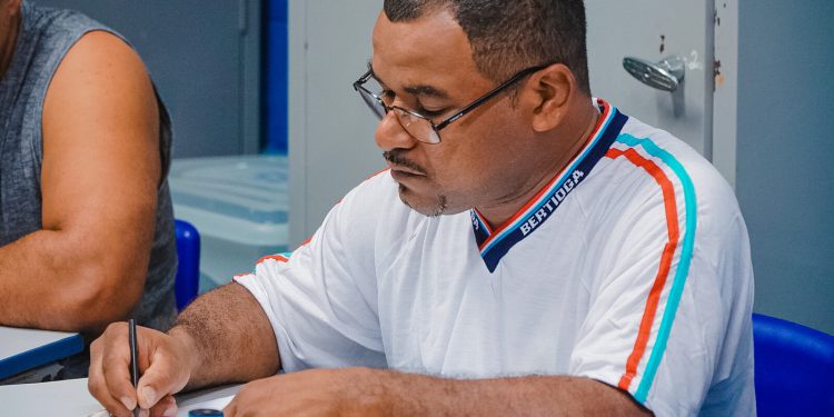 Bertioga está com matrículas abertas para a Educação de Jovens e Adultos