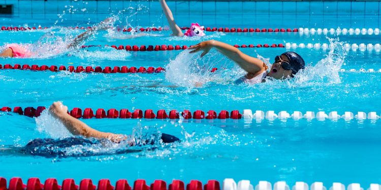 Prefeitura de Bertioga abre vagas para aulas de natação em Boraceia