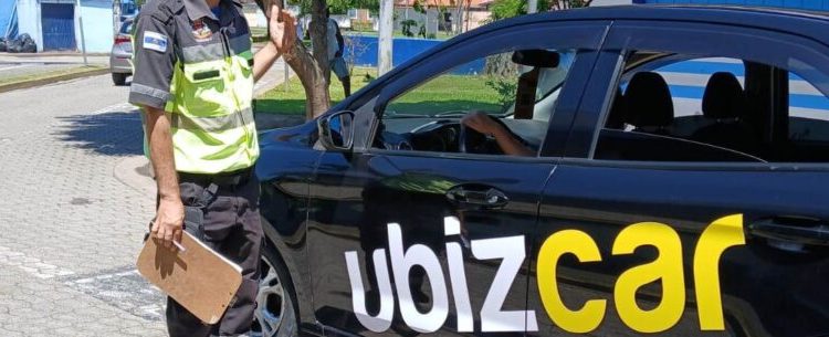 Governo Municipal institui prazo para empresa de transporte de passageiros retirar propagandas irregulares